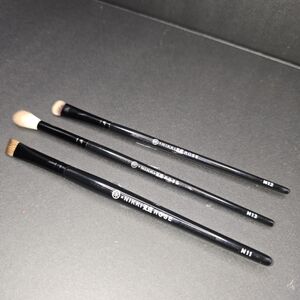 Nirvana Rose Makeup Brush Set - Black and Cream